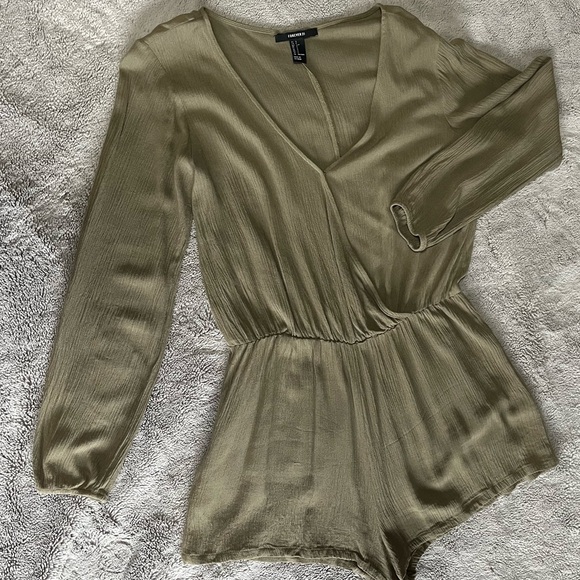 Forever 21 Long Sleeve Romper - Picture 2 of 3